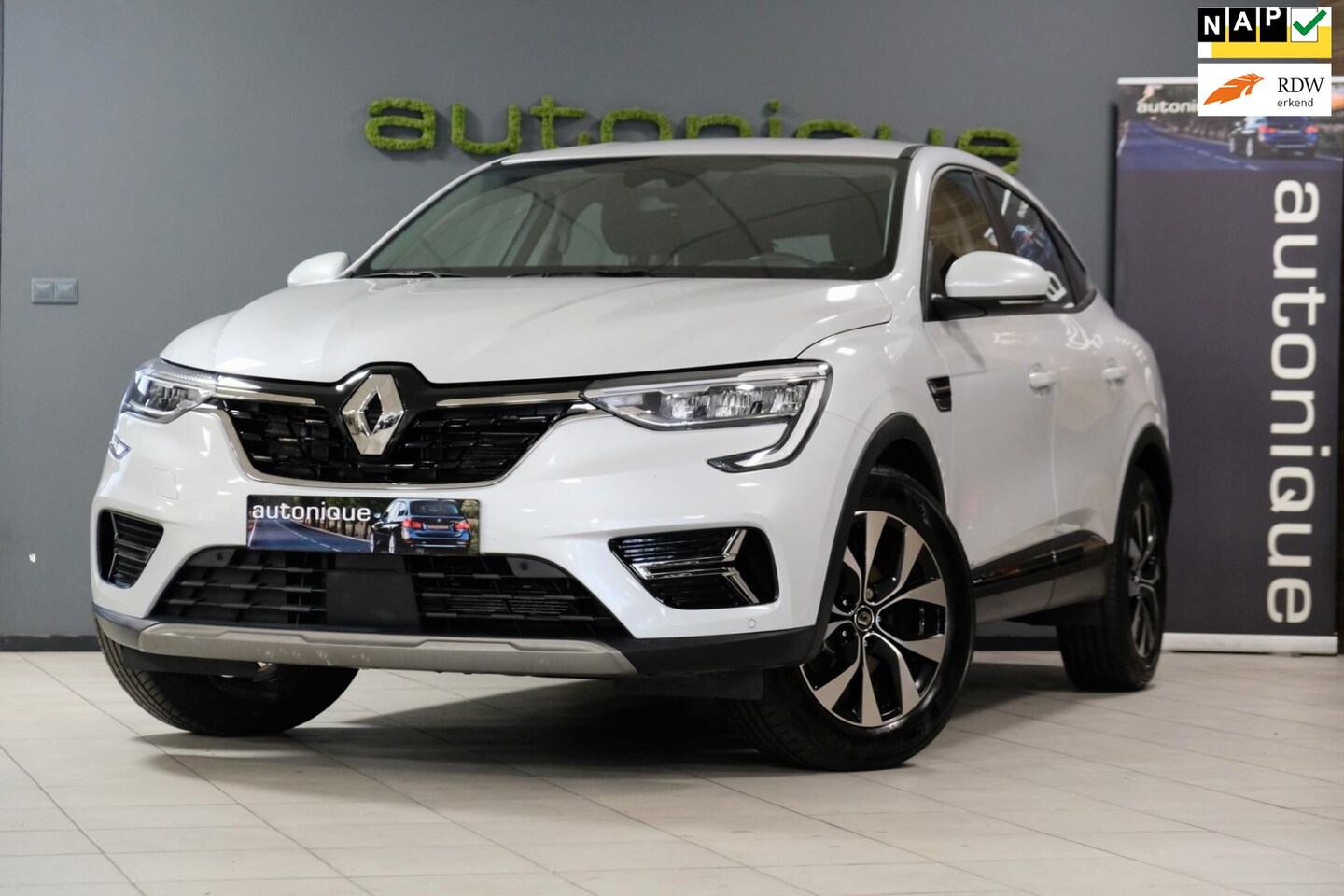 Renault Arkana - 1.6 E-Tech Hybrid 145 Zen 42dkm! |Trekhaak/Camera/Lane Assist| Prachtige Auto! - AutoWereld.nl