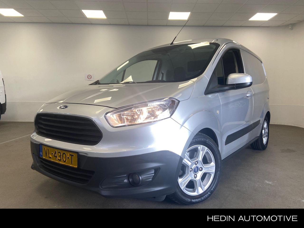 Ford Transit Courier - 1.0 Trend | Airco | Navi | Lichtmetaal | Bluetooth - AutoWereld.nl