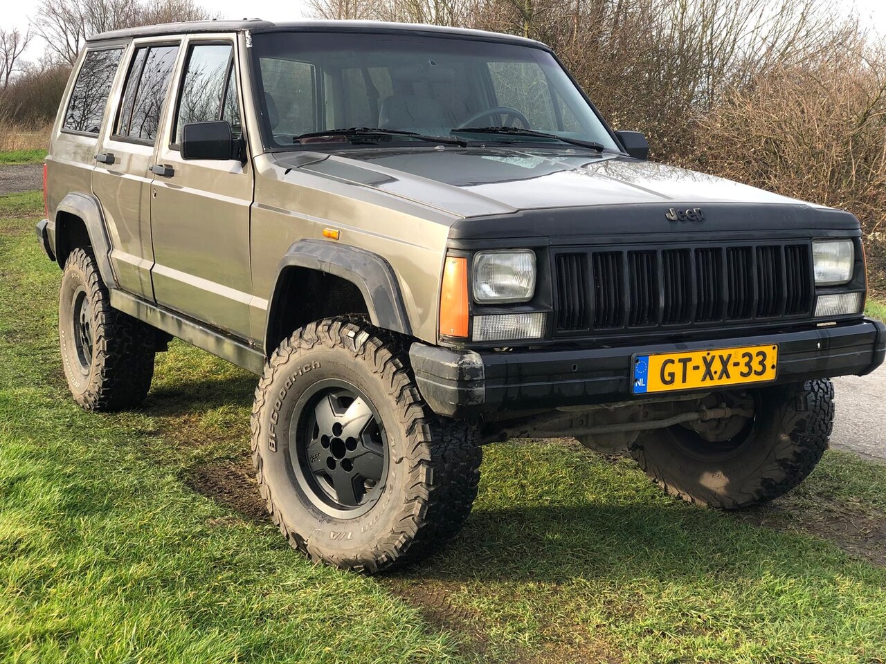 Jeep Cherokee - 2.5i Jamboree - AutoWereld.nl