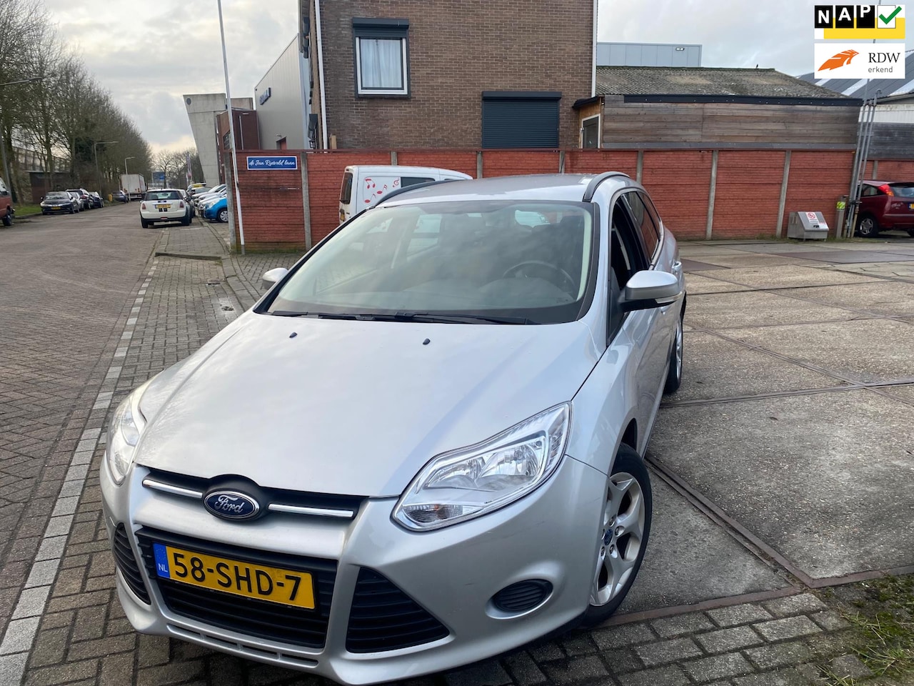 Ford Focus Wagon - 1.6 TI-VCT Trend 1.6 TI-VCT Trend - AutoWereld.nl