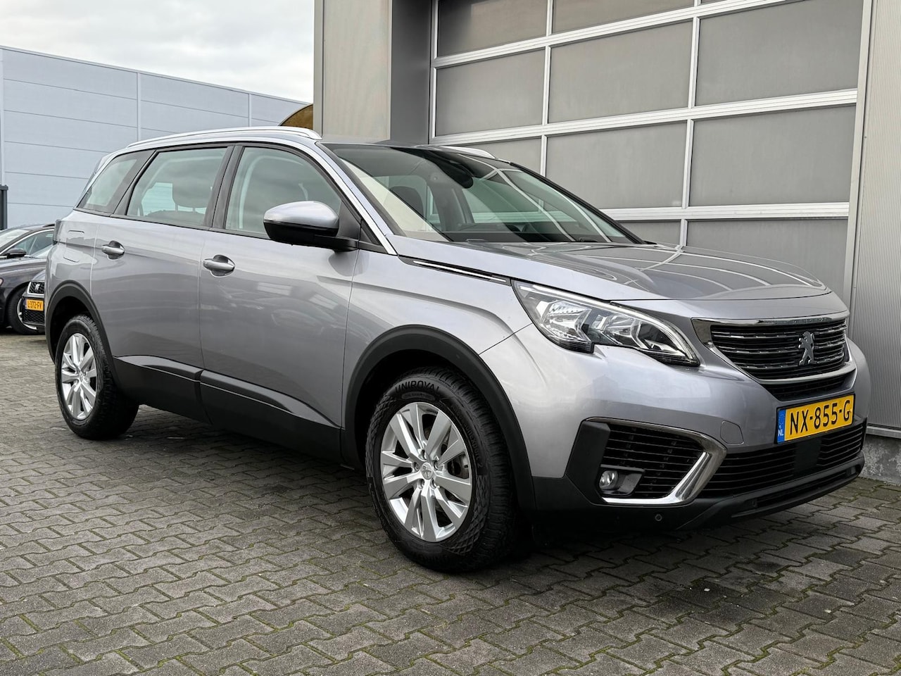 Peugeot 5008 - 1.2 PureTech Blue Lease Executive|Navi|Cam|PDC|Isofix - AutoWereld.nl