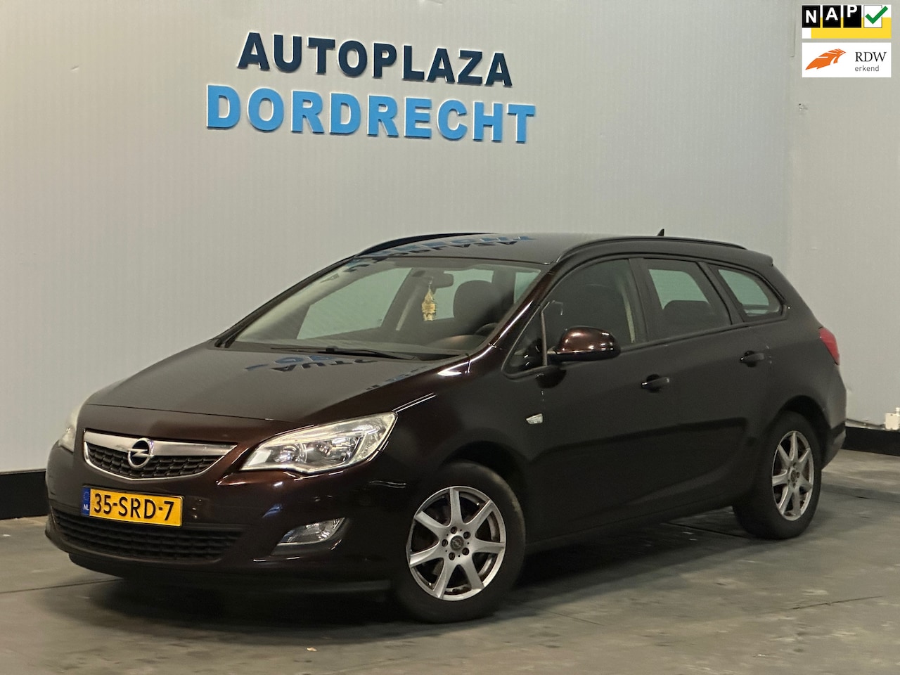 Opel Astra Sports Tourer - 1.4 Edition NAVI / TREKHAAK - AutoWereld.nl