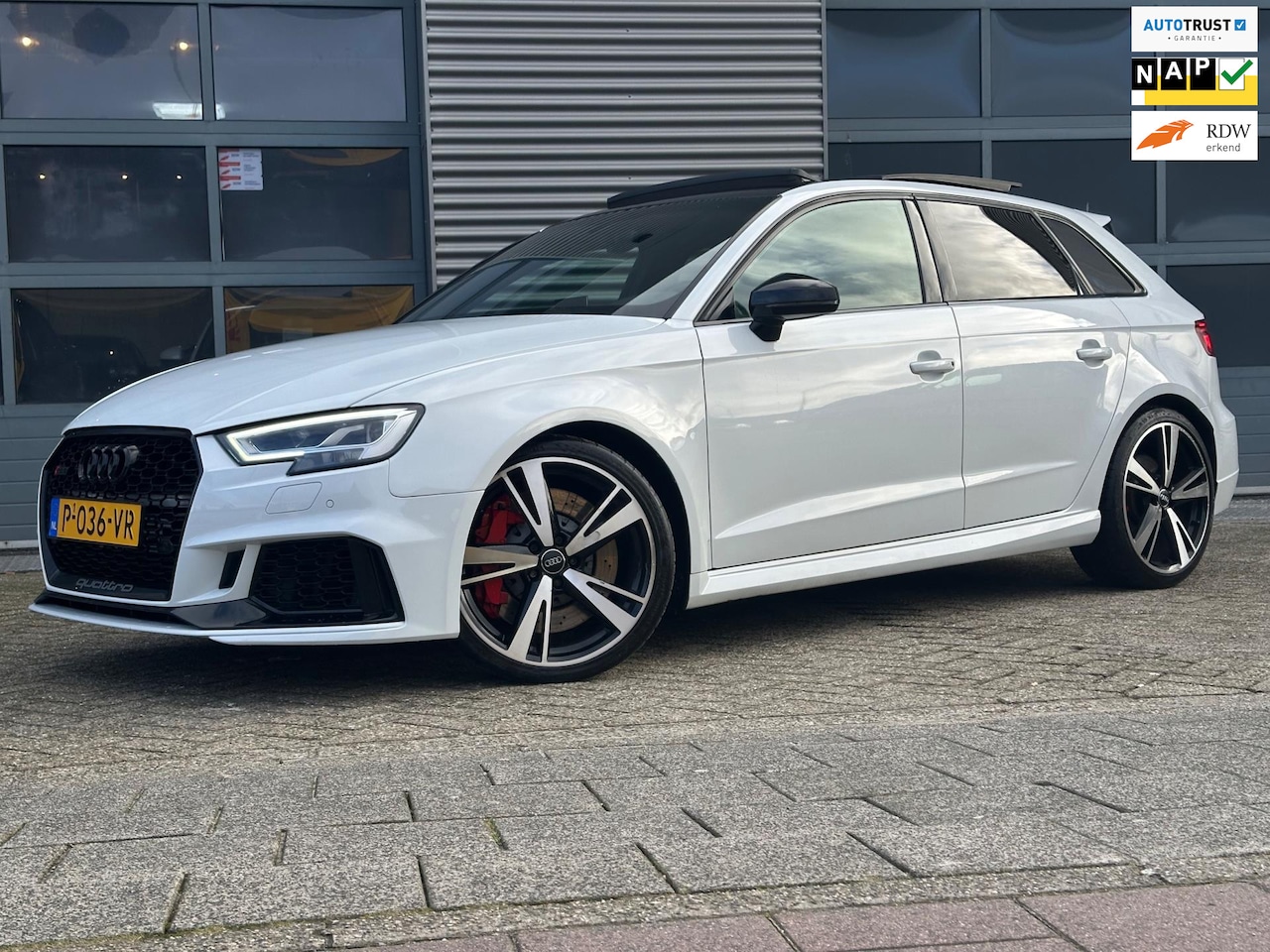 Audi A3 Sportback - 2.5 TFSI RS 3 quattro | PANO | Leer | Dealer onderhouden - AutoWereld.nl