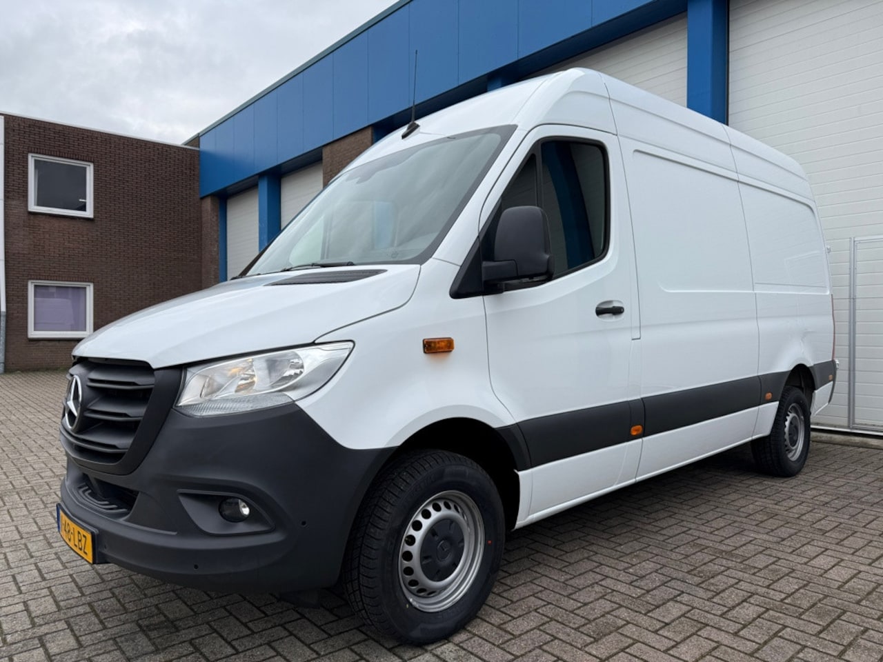 Mercedes-Benz Sprinter - 317 1.9 CDI L2H2 RWD Airco Cam Carplay - AutoWereld.nl