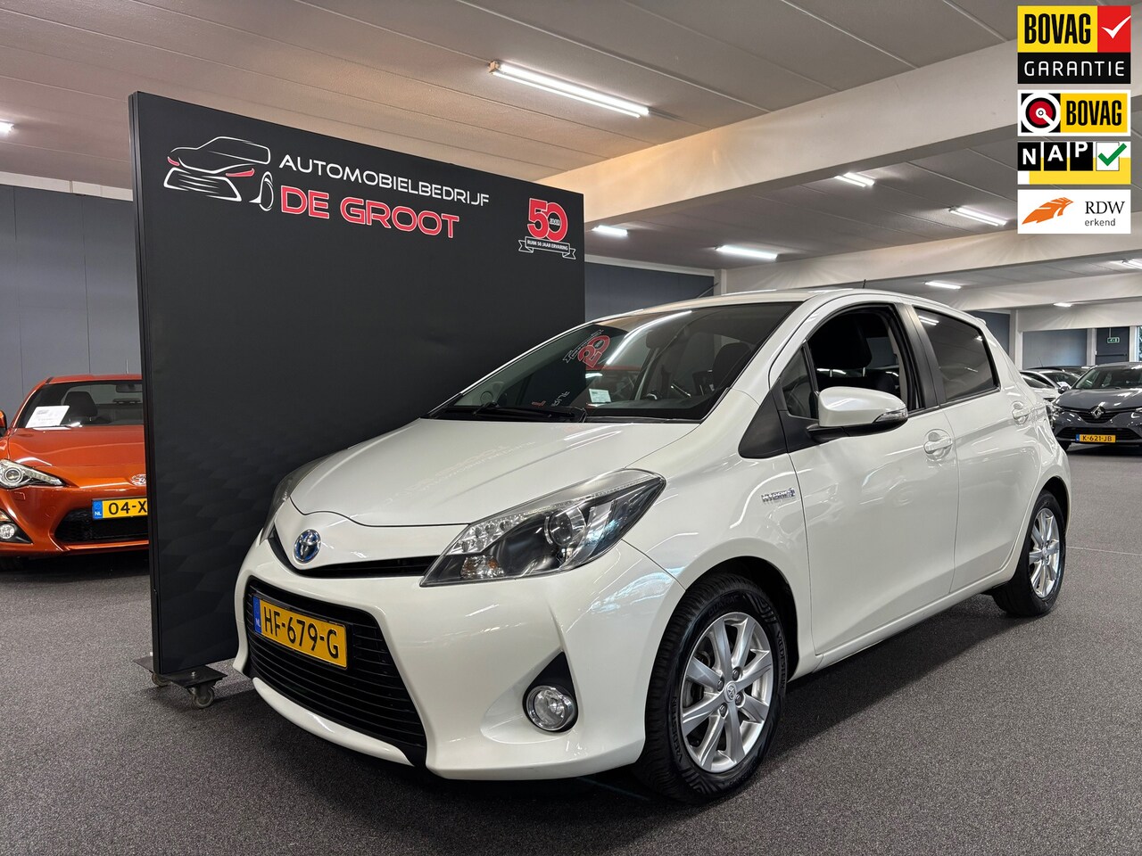 Toyota Yaris - 1.5 Full Hybrid Dynamic / Automaat, Navi, Camera - AutoWereld.nl