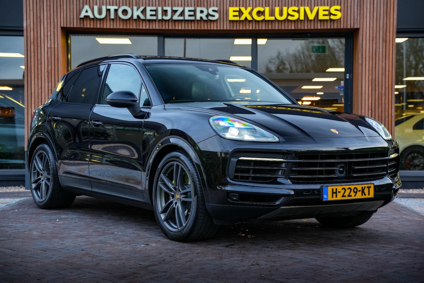 Porsche Cayenne - 3.0 E-Hybrid Panodak Stoelventilatie Memory Bose Trekhaak - AutoWereld.nl