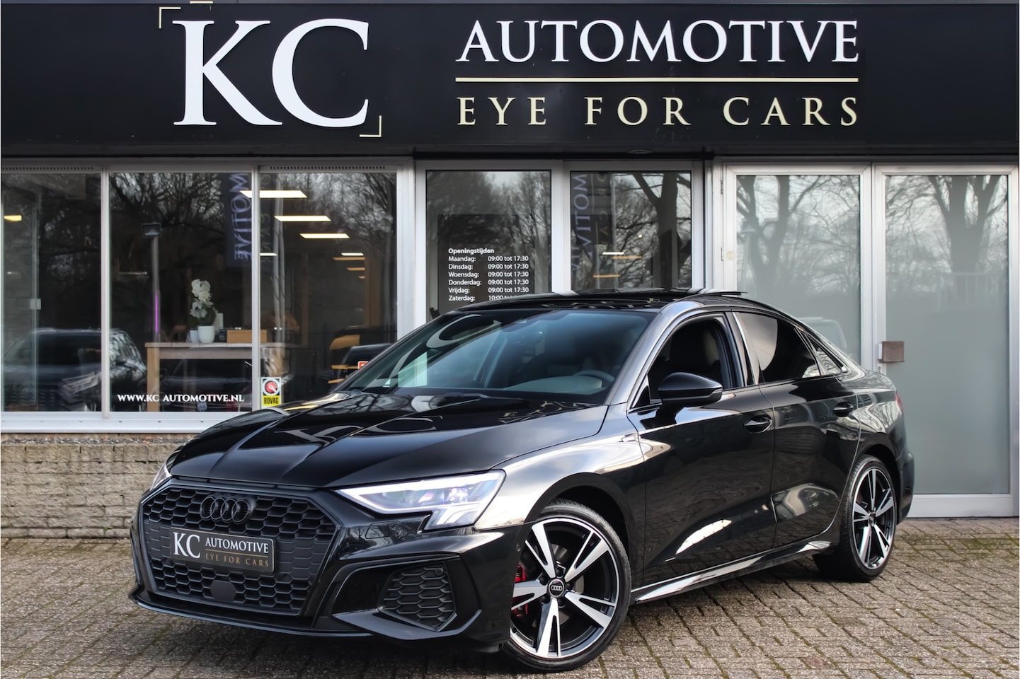 Audi A3 Limousine - 35TFSi S-Edition | RS | Pano | Sfeer - AutoWereld.nl