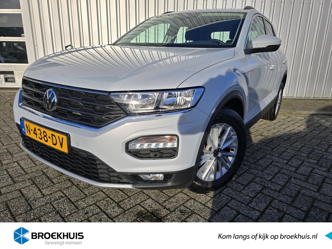 Volkswagen T-Roc - 1.0 TSI 111pk Style | Fabrieksgarantie tot 09-2025! | Airco | Achteruitrijcamera | Apple C - AutoWereld.nl