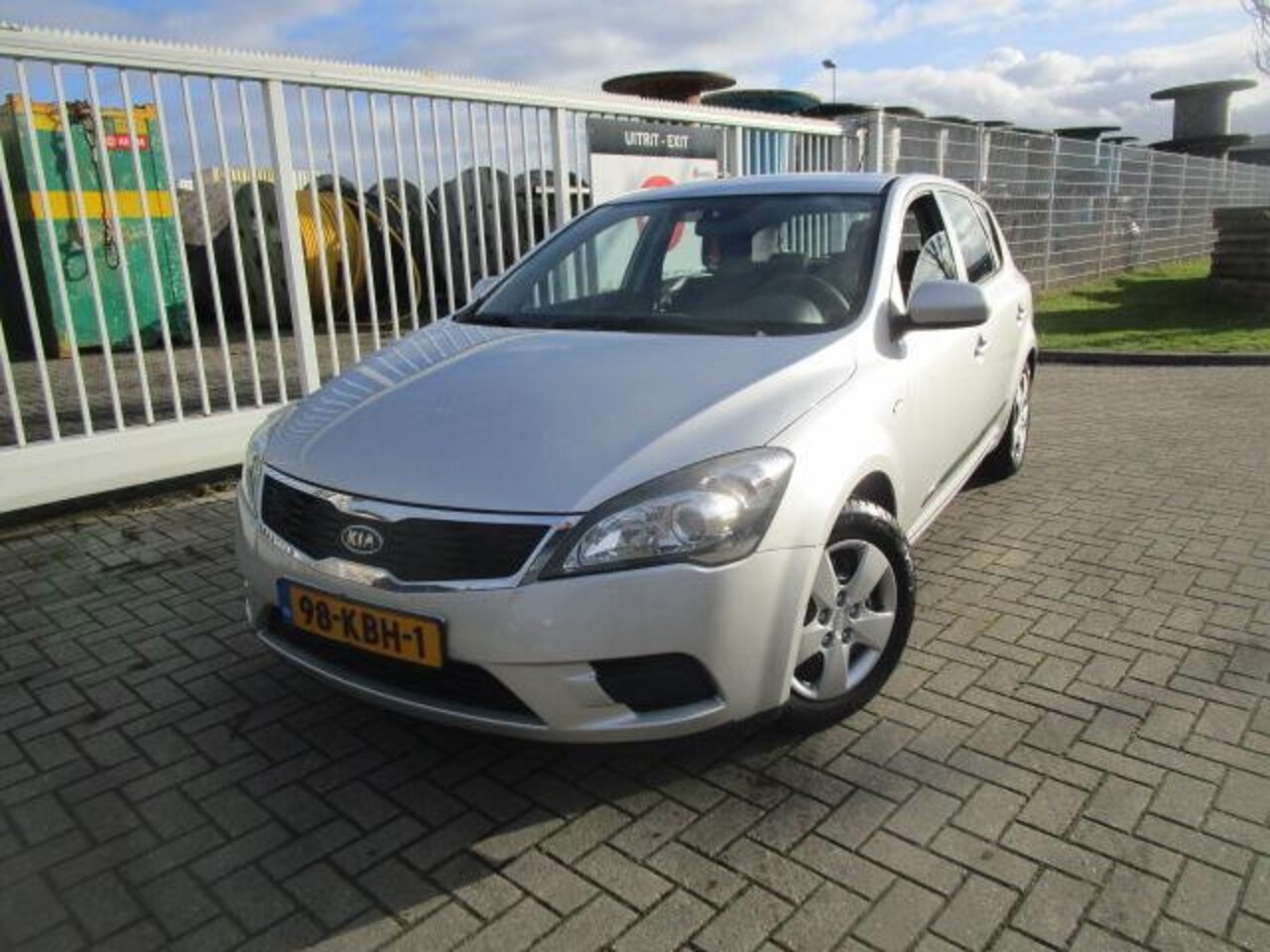 Kia Cee'd - 1.4 CVVT X-tra 1.4 CVVT X-tra - AutoWereld.nl