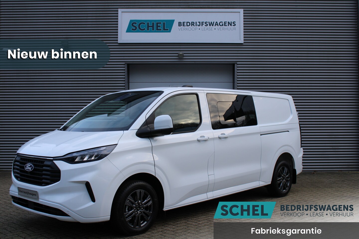 Ford Transit Custom - 320 2.0 TDCI L2H1 Limited DC 170pk - Adaptive Cruise - Navi - 2x Schuifdeur - Verwarmd stu - AutoWereld.nl