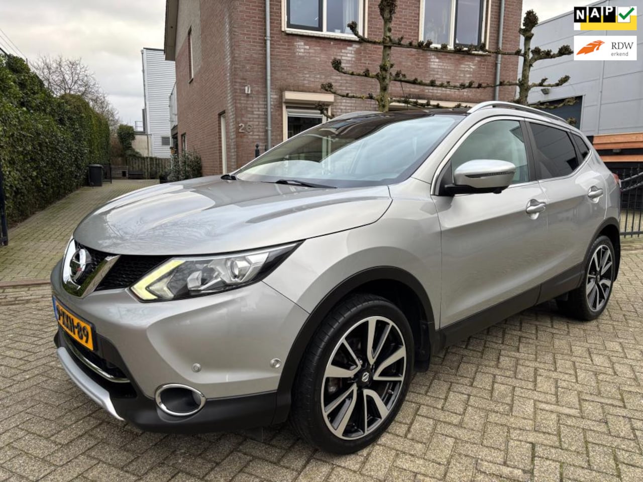 Nissan Qashqai - 1.2 Premier Edition navi/climat - AutoWereld.nl