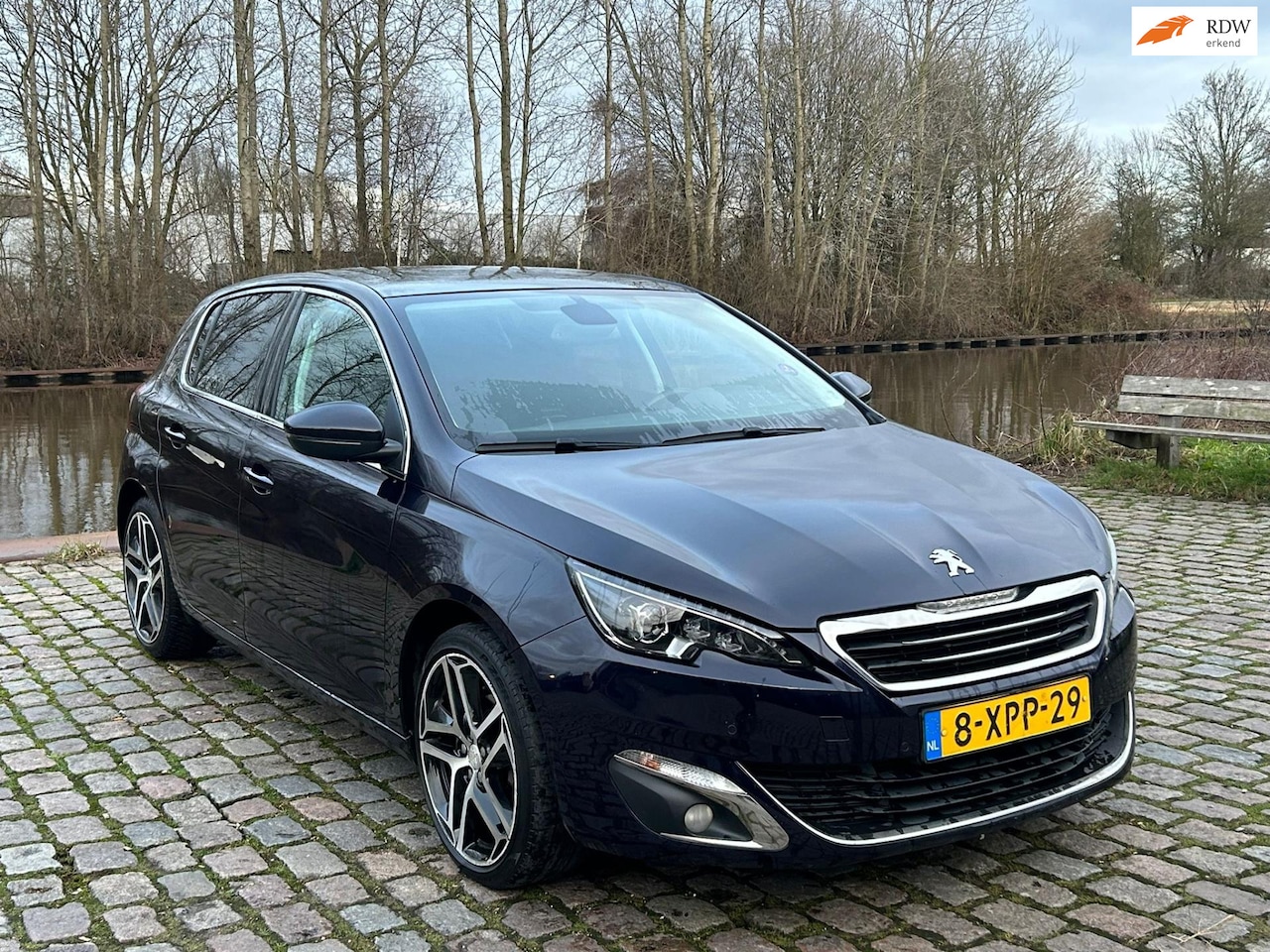 Peugeot 308 - 1.2 PureTech Blue Lease Premium 2e eigenaar dealer onderhouden achteruit camera cruis cont - AutoWereld.nl