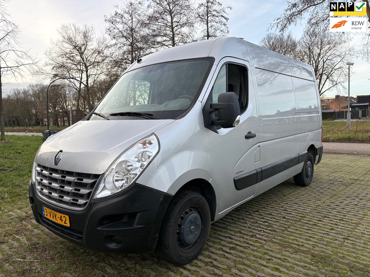 Renault Master - T33 2.3 dCi L2H2 / airco - AutoWereld.nl