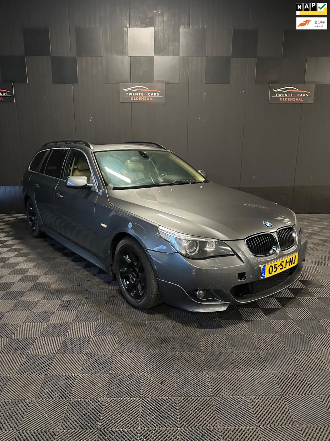 BMW 5-serie Touring - 525d Touring | M-Pakket | Pano | Navi | Xenon | - AutoWereld.nl