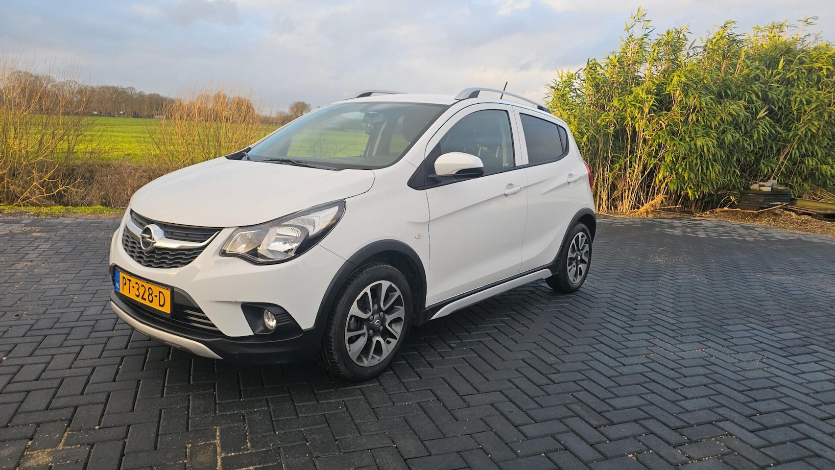 Opel Karl - 1.0 Rocks Online Edition 2017! Hoge instap - AutoWereld.nl