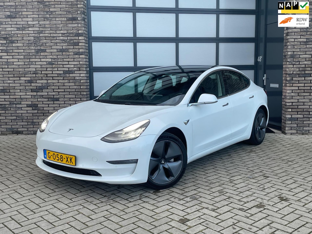 Tesla Model 3 - Long Range RWD Long Range Dual Motor AWD 75 kWh AUTOPILOT Incl. BTW Wit - AutoWereld.nl