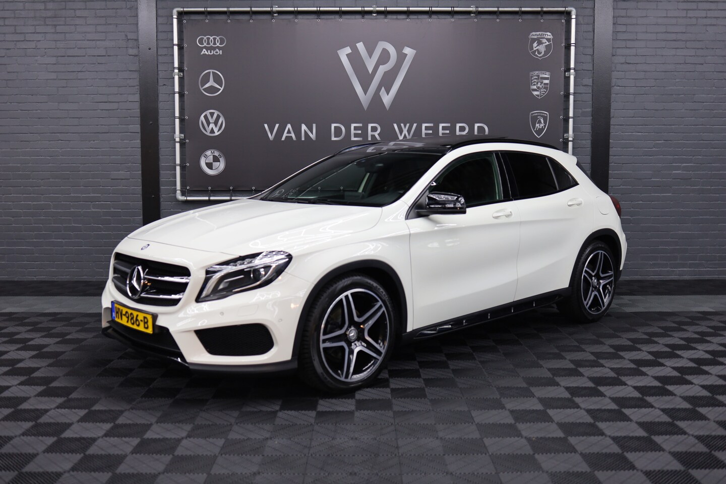 Mercedes-Benz GLA-Klasse - 180 Ambition | Ned. Auto | Night-pakket | Panorama-dak | Carplay | - AutoWereld.nl