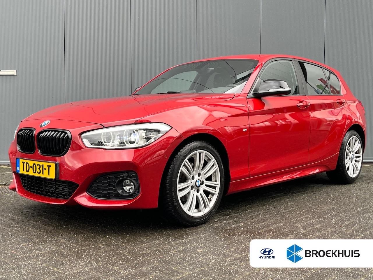 BMW 1-serie - 118i High Executive BMW 1-Serie 118 136pk Automaat Sport Line | Sportstoelen | Camera | Al - AutoWereld.nl