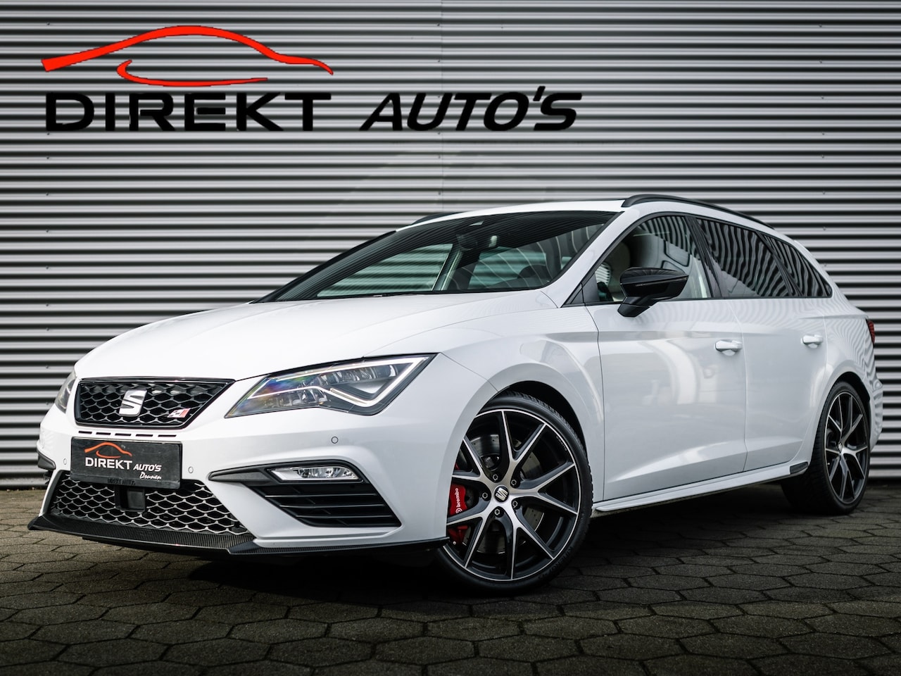 Seat Leon ST - 2.0 TSI CUPRA 300 4DRIVE CARBON EDITION PANO BEATS BREMBO VIRTUAL - AutoWereld.nl