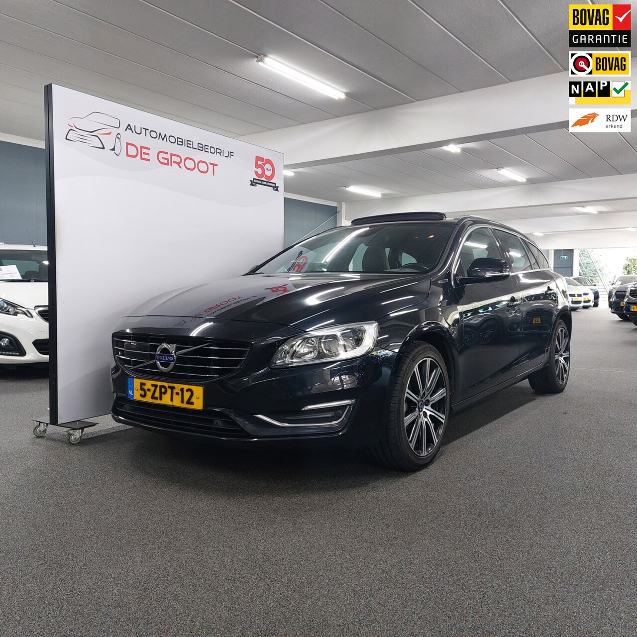 Volvo V60 - 2.4 D6 AWD Plug-In Hybrid Summum-AUTOMAAT-CAMERA-TREKHAAK-OPEN DAK - AutoWereld.nl