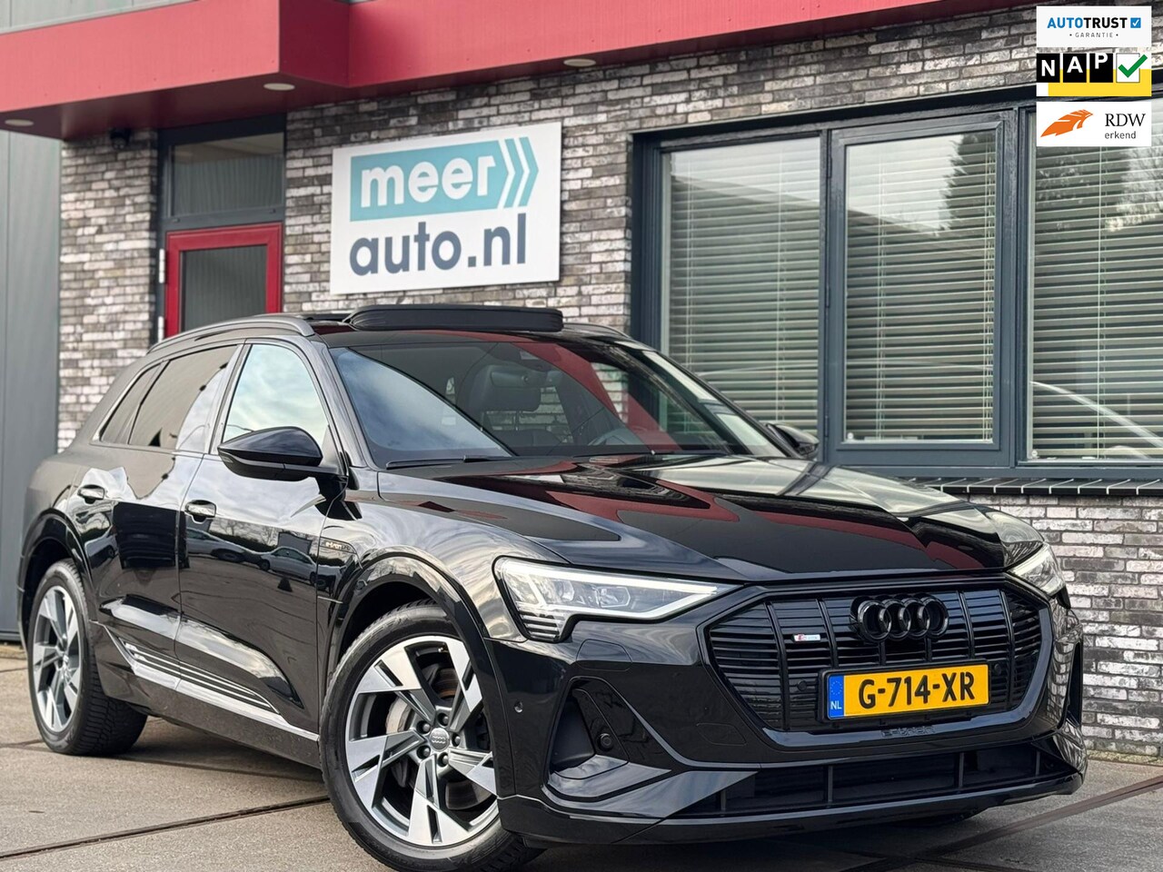 Audi e-tron - 3x S-LINE l CAMERA l **NIEUWSTAAT** l PANO l CARPLAY l LUCHTVERING l SFEER l ADAPT.CRUISE - AutoWereld.nl