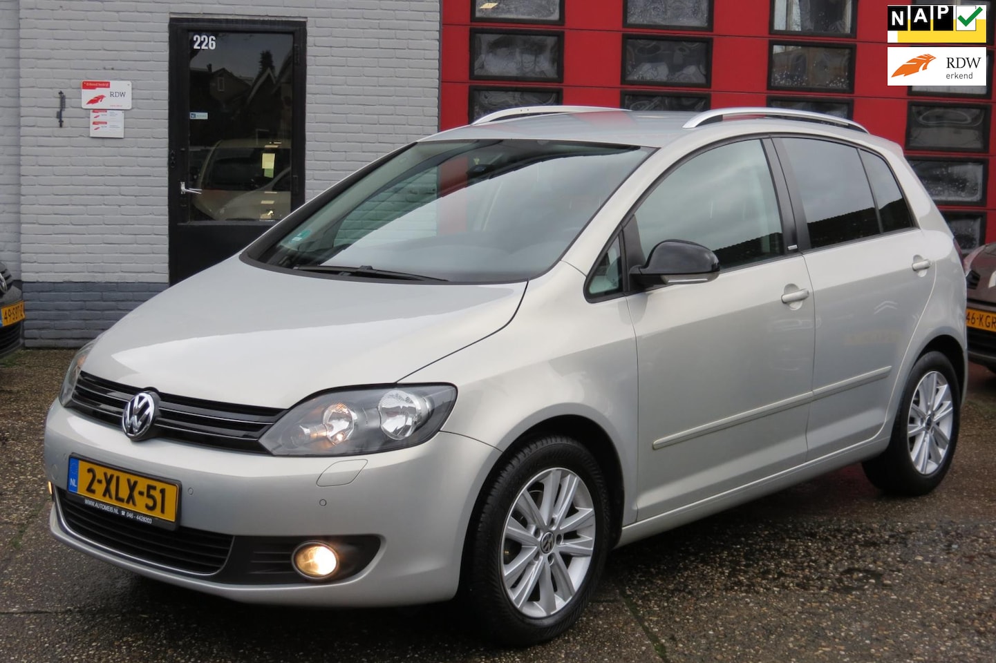 Volkswagen Golf Plus - 1.6 TDI Highline BlueMotion 1.6 TDI Highline BlueMotion ,AUTOMAAT , NAVI, ALCANTARA - AutoWereld.nl