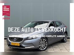 Volvo V40 - BWJ 12-2014 | 2.0 D4 191 PK Summum Business | LEER | TREKHAAK | CAMERA A | CLIMA | NAVI |