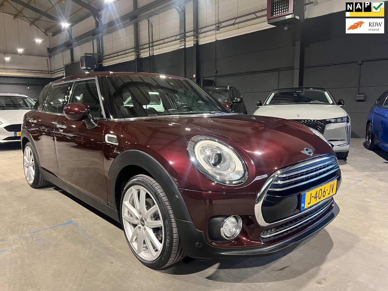 MINI Clubman - Mini 1.5 Cooper Chili Serious Business - Automaat - Clima - Cruise - Navigatie - Stoelverw - AutoWereld.nl