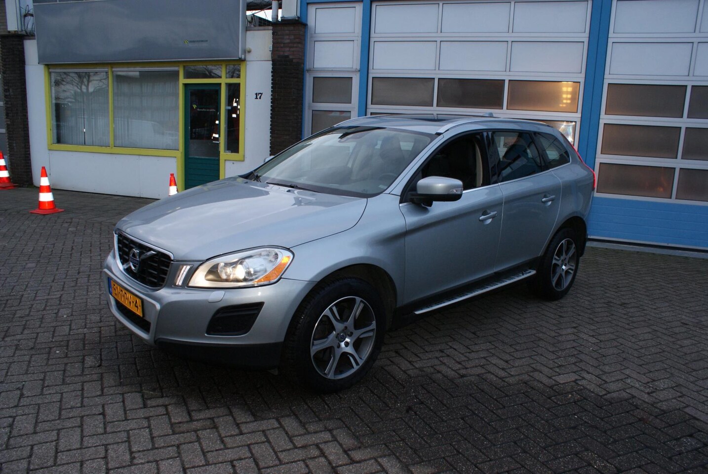 Volvo XC60 - 2.0T Summum - AutoWereld.nl