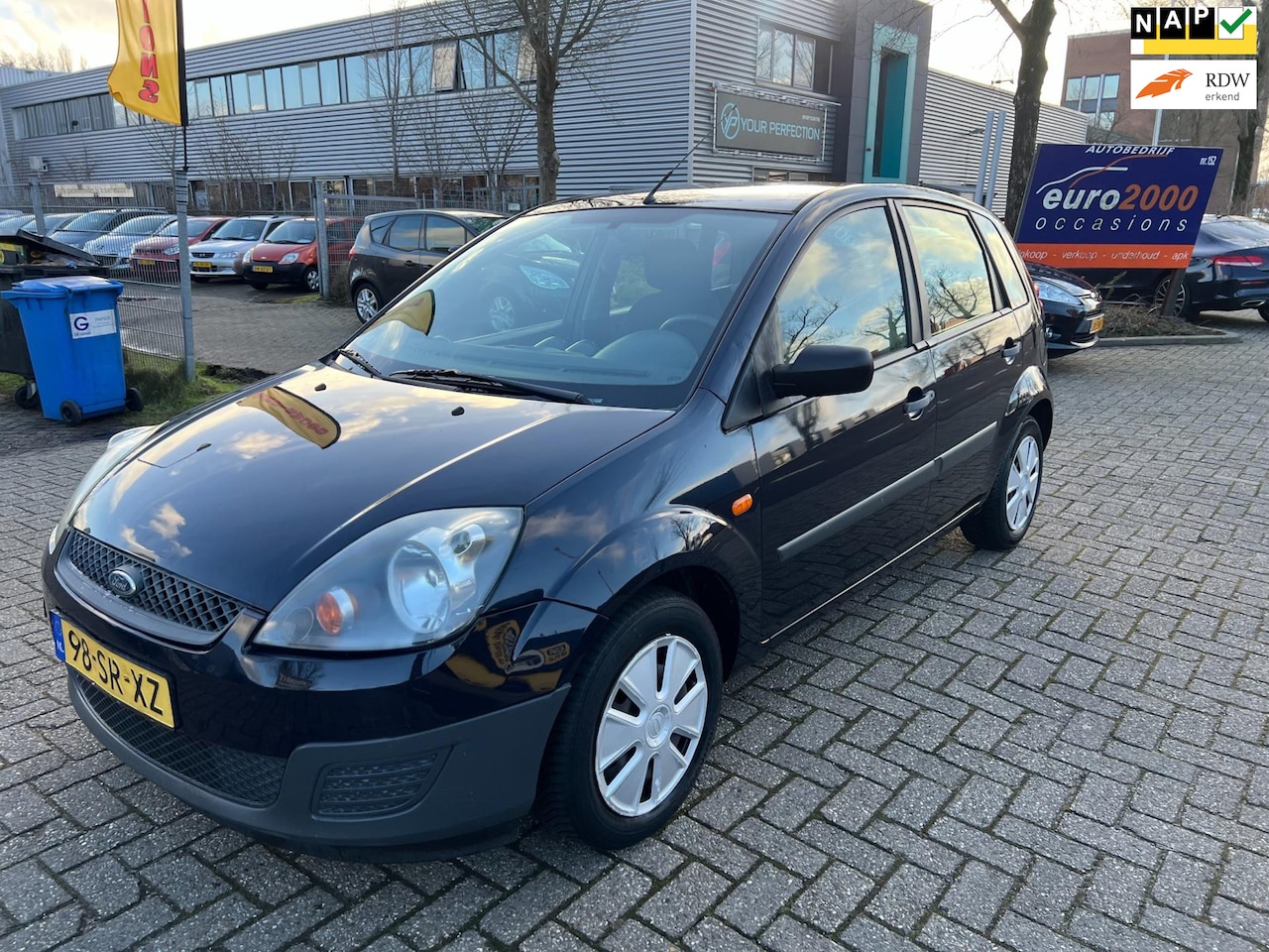 Ford Fiesta - 1.3-8V Champion - AIRCO - 5 DEURS - NAP ! - AutoWereld.nl