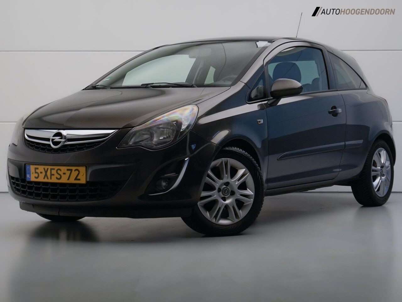 Opel Corsa - 1.4-16V BlitZ (NAVIGATIE,LED VERLICHTING,AIRCO,BLUETOOTH,CRUISE,LM-VELGEN,TOPCONDITIE) - AutoWereld.nl