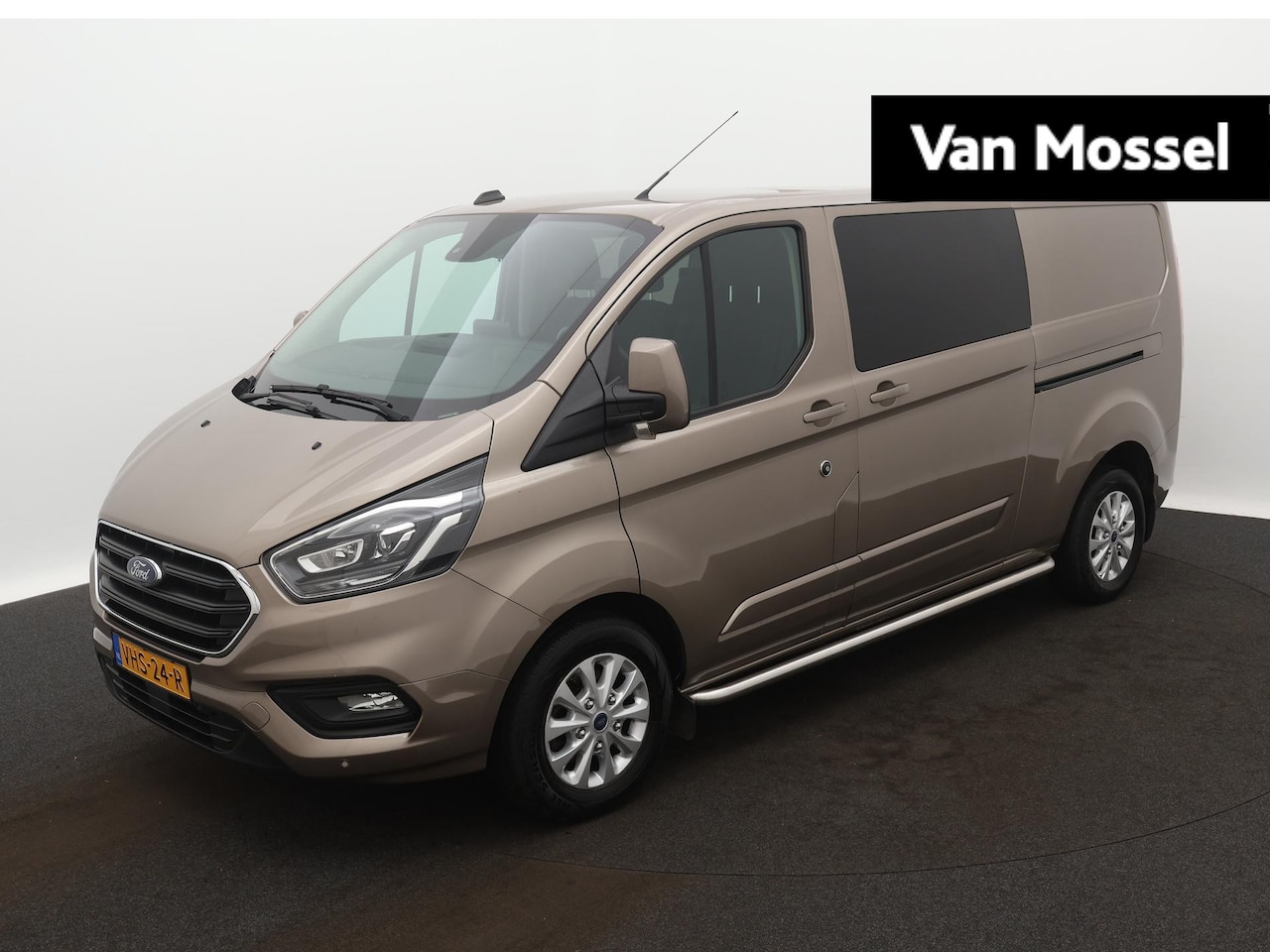 Ford Transit Custom - 320 2.0 TDCI L2H1 Limited DC | 170 PK | Dubbel Cabine | Trekhaak | Parkeersensoren | Sideb - AutoWereld.nl