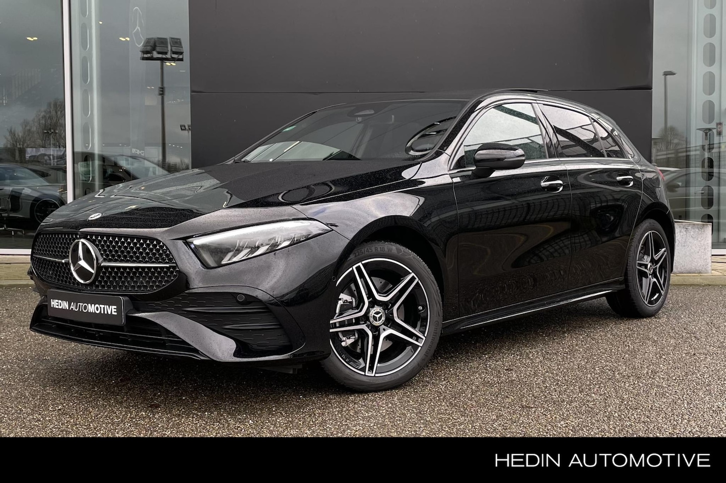 Mercedes-Benz A-klasse - A 250e Automaat Star Edition AMG Line | Nightpakket | Panoramadak - AutoWereld.nl