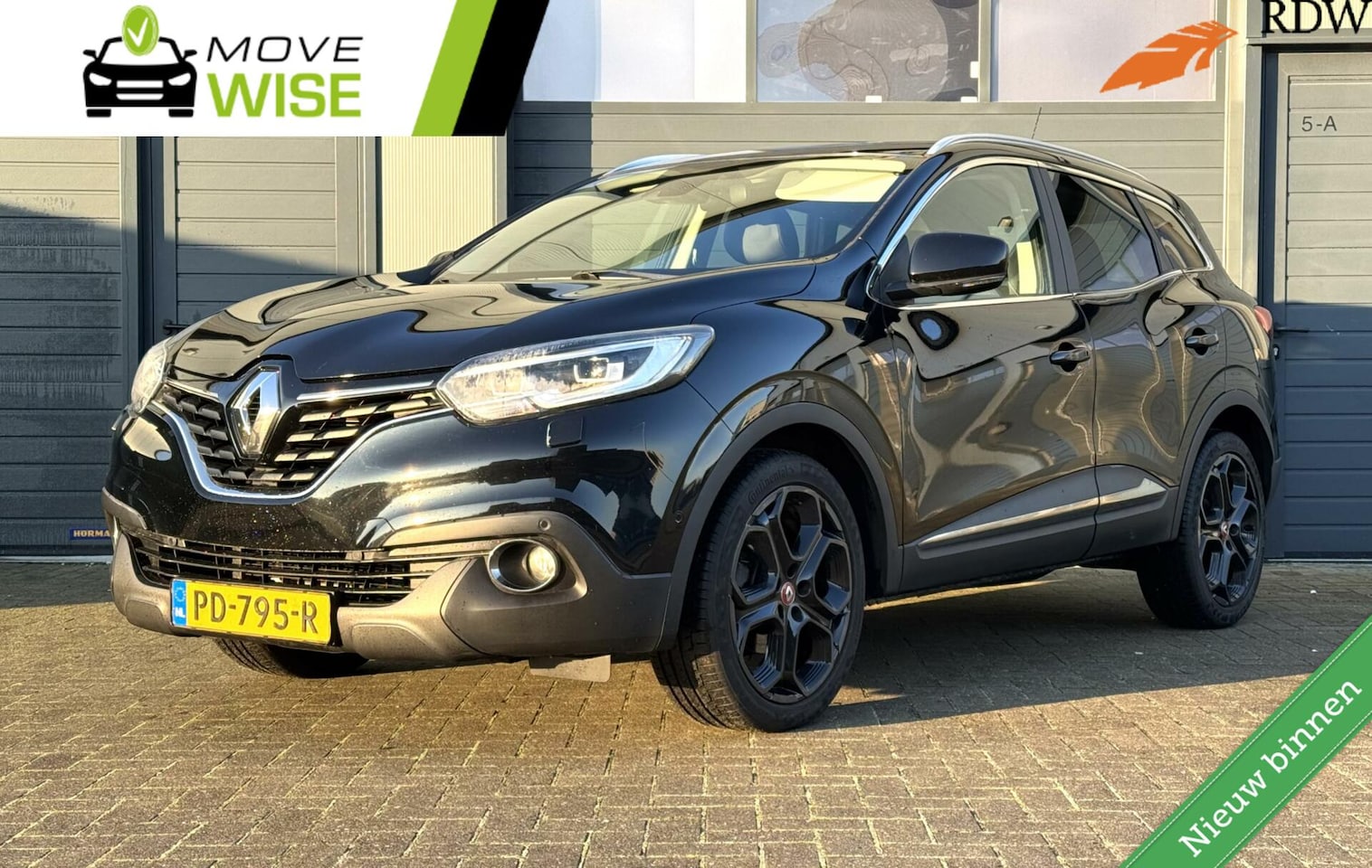 Renault Kadjar - 1.2 TCe 130pk Extase | AUTOMAAT | 108.000 km NAP | Trekhaak | Leer | 19''| BOSE | - AutoWereld.nl