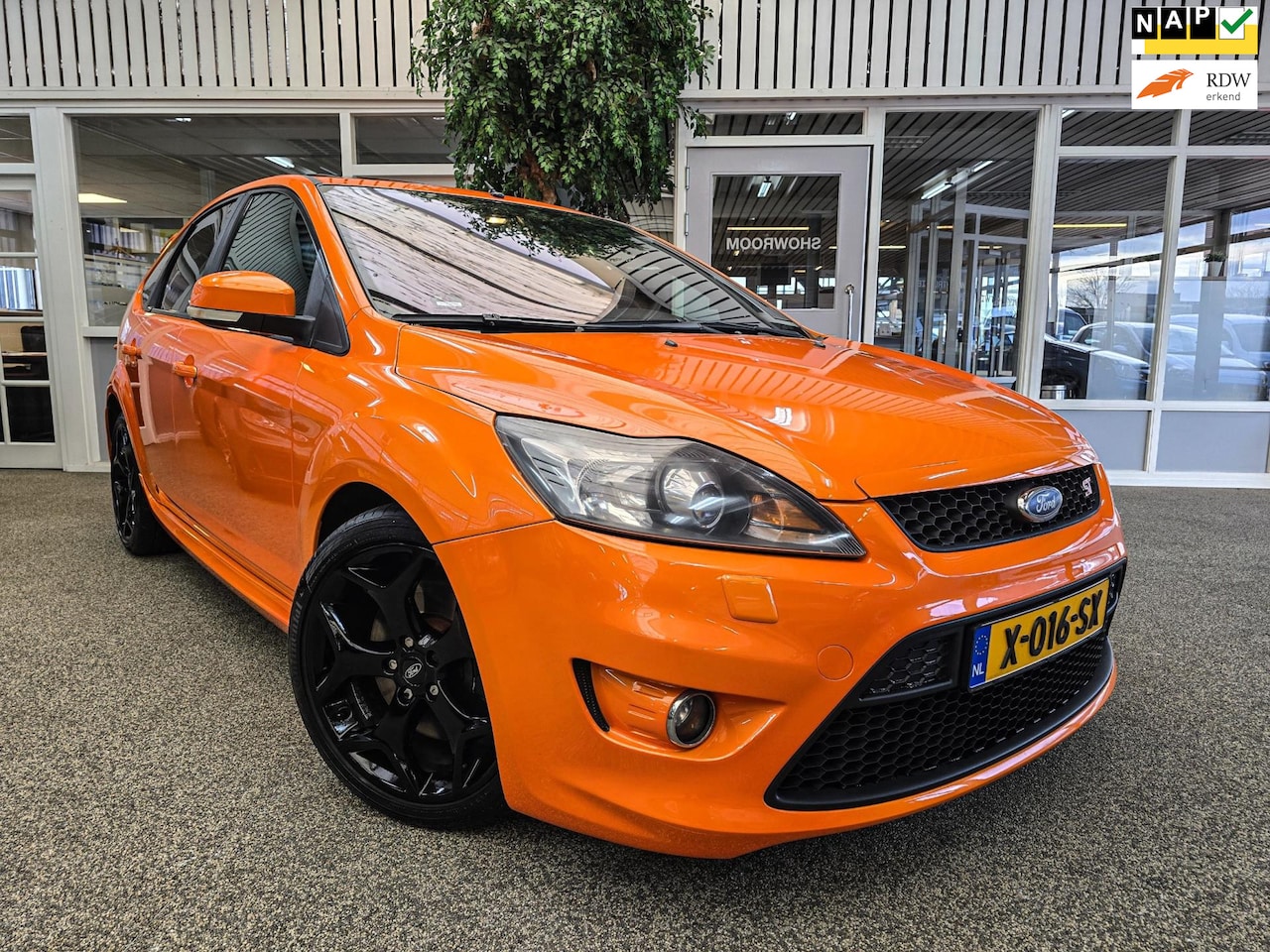 Ford Focus - 2.5 ST Xenon Recaro Leder Facelift Schuifdak Keyless - AutoWereld.nl