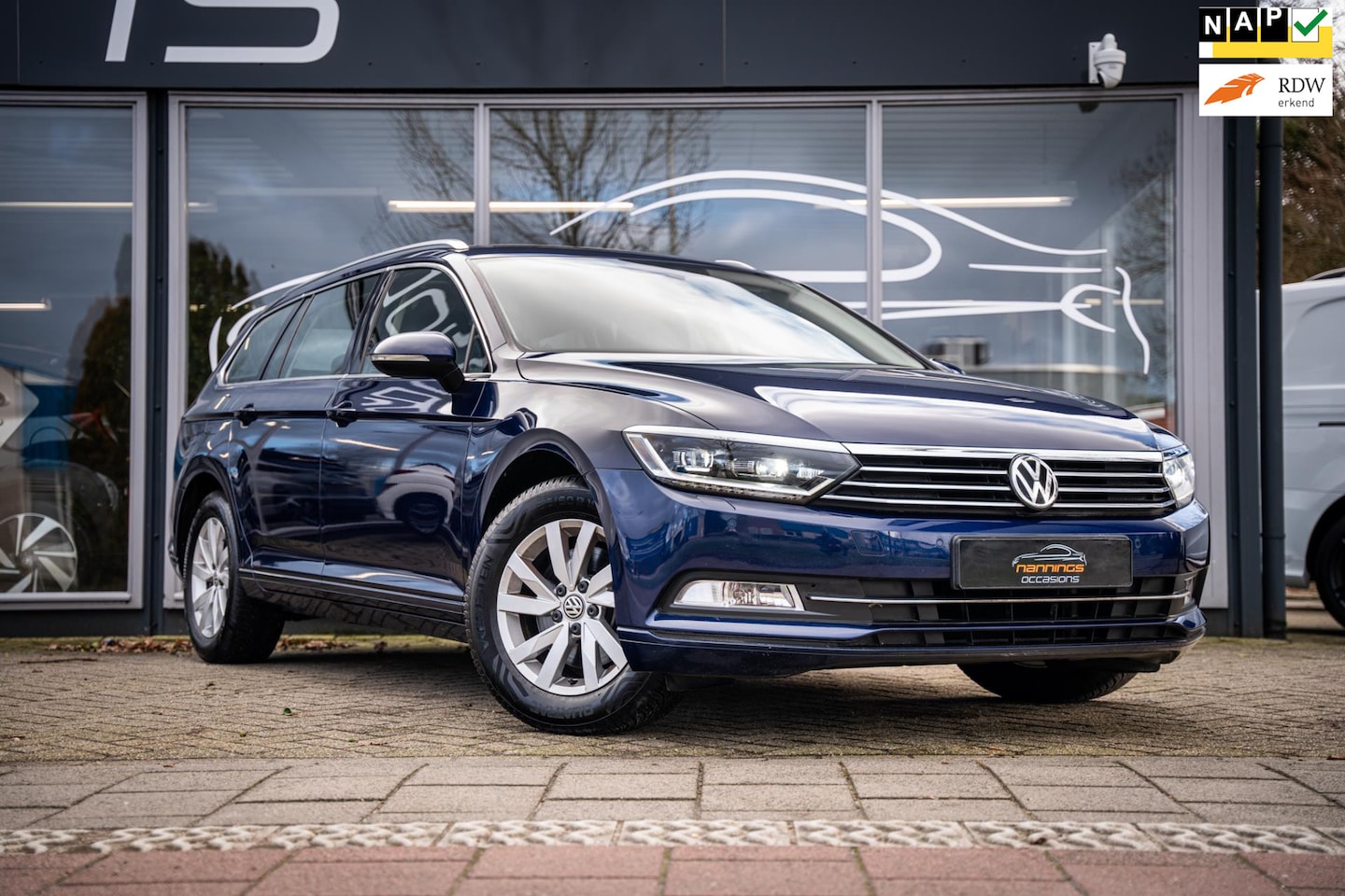 Volkswagen Passat Variant - 1.4 TSI Comfortline Business|DSG|LED|Carplay|Trekhaak|ACC|Navi|PDC|Keyless start - AutoWereld.nl