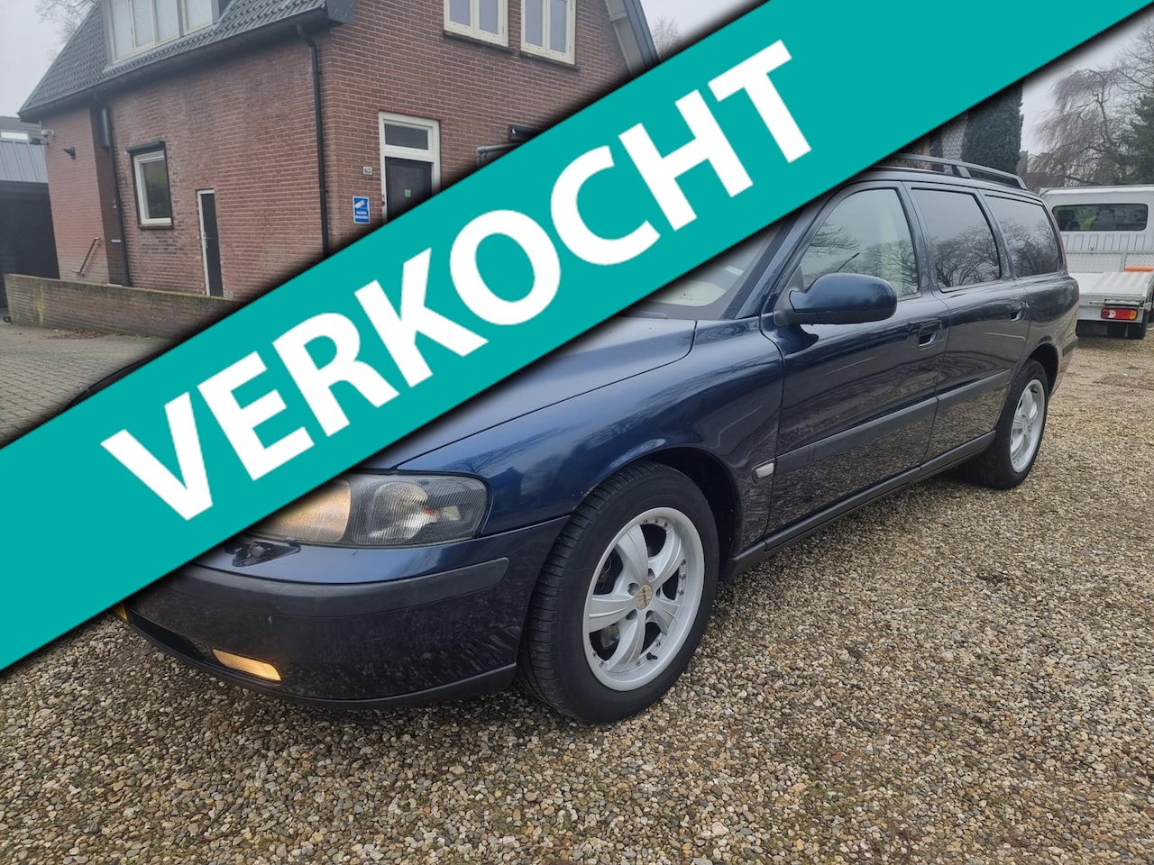 Volvo V70 - 2.4 T AUT 200 PK|NAP|DISTR|APK DEC 25|STOELVERW|RIJDT GOED! - AutoWereld.nl