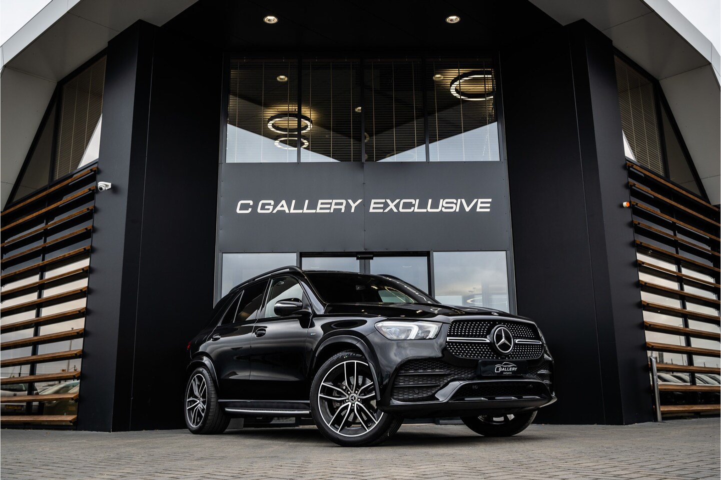 Mercedes-Benz GLE-Klasse - GLE350 e 4MATIC - AMG Line | Panorama | Burmester | Luchtvering | ACC | Memory - AutoWereld.nl