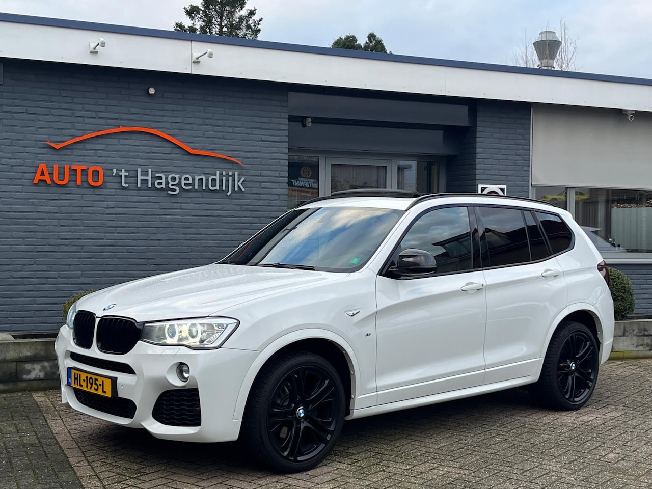 BMW X3 - XDrive28i AUT High Exe M-sport pano NAP NL-auto - AutoWereld.nl