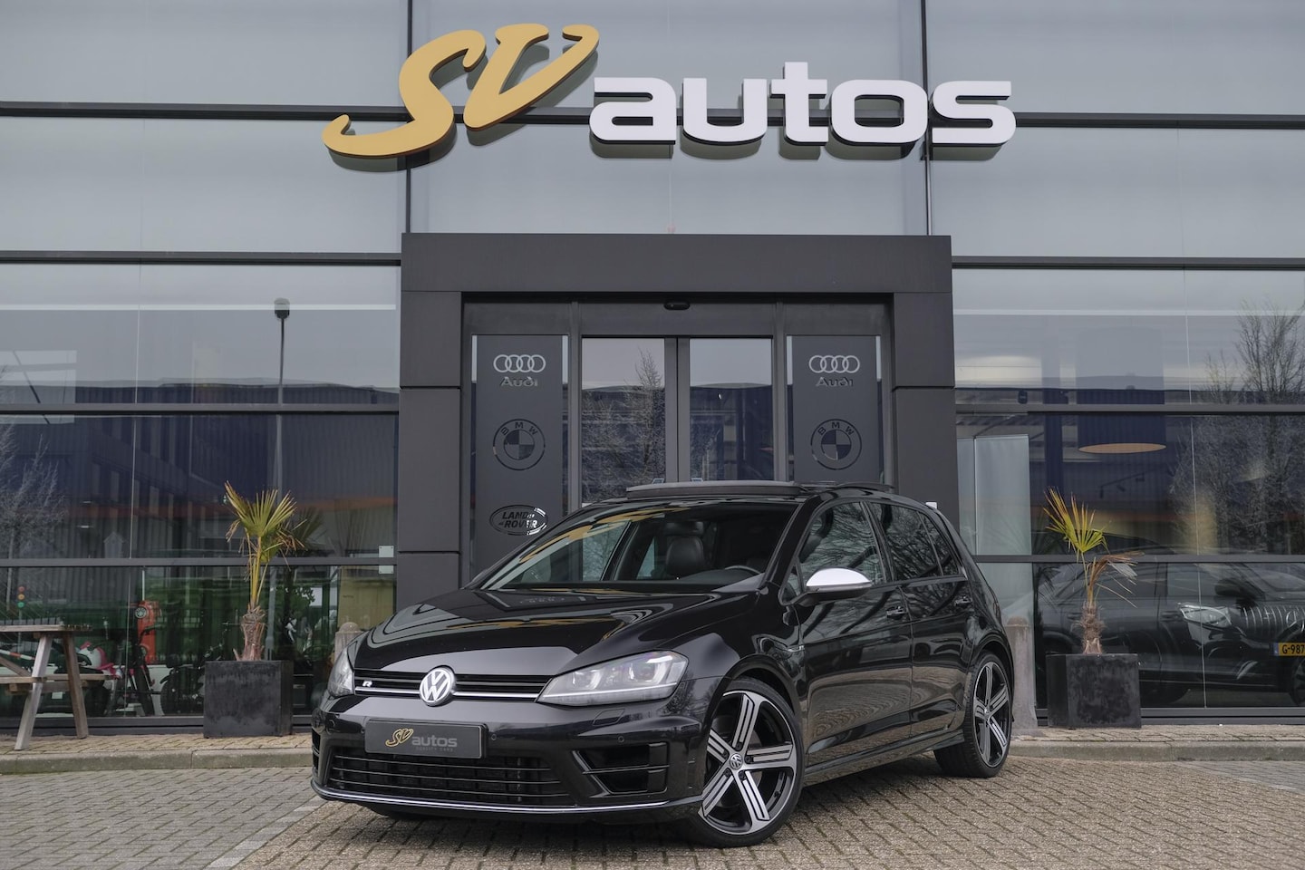 Volkswagen Golf - 7R 2.0 TSI 300pk 4Motion Panoramadak Bicolor leder Navigatie groot Cruise 19" LMV - AutoWereld.nl