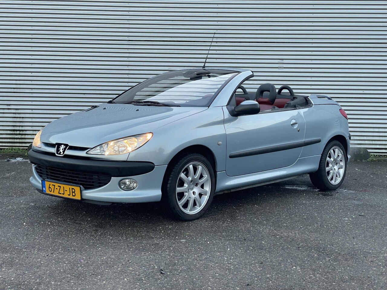 Peugeot 206 CC - 2.0-16V vol leer ecc. - AutoWereld.nl