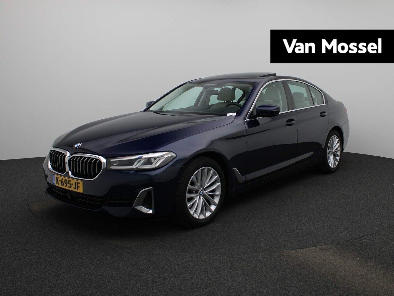 BMW 5-serie - 520i High Executive Edition | PANORAMADAK | LEDER | CAMERA | ELEKTRISCHE STOELEN | ELEKTRI - AutoWereld.nl