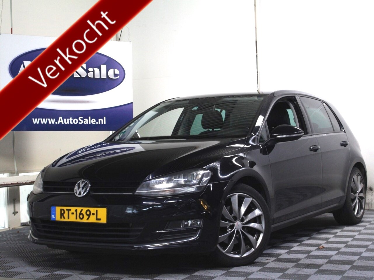 Volkswagen Golf - 1.4 TSI Highline XENON NAVI BT LEDER STOELVW PDC '13 - AutoWereld.nl