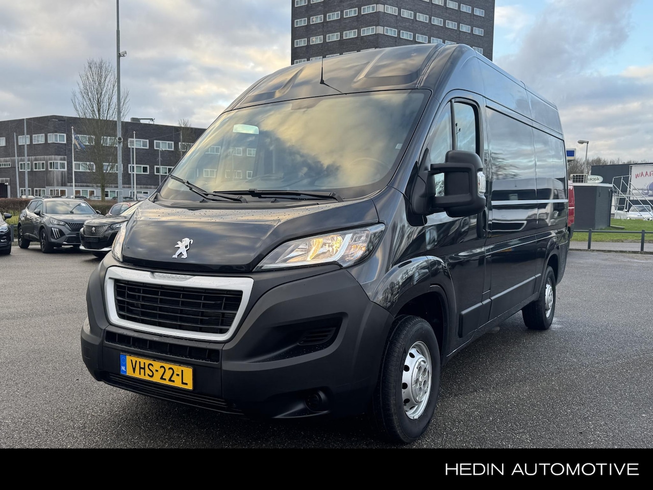 Peugeot Boxer - 330 2.2 BlueHDi 120PK L2H2 Premium AIRCONDITIONING | Cruise Controle | Laadruimte betimmer - AutoWereld.nl