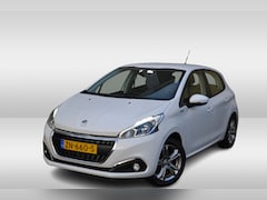 Peugeot 208 - 1.2 PureTech Signature I NAVIGATIE I ACHTERUITRIJSENSOREN I L.M. VELGEN I