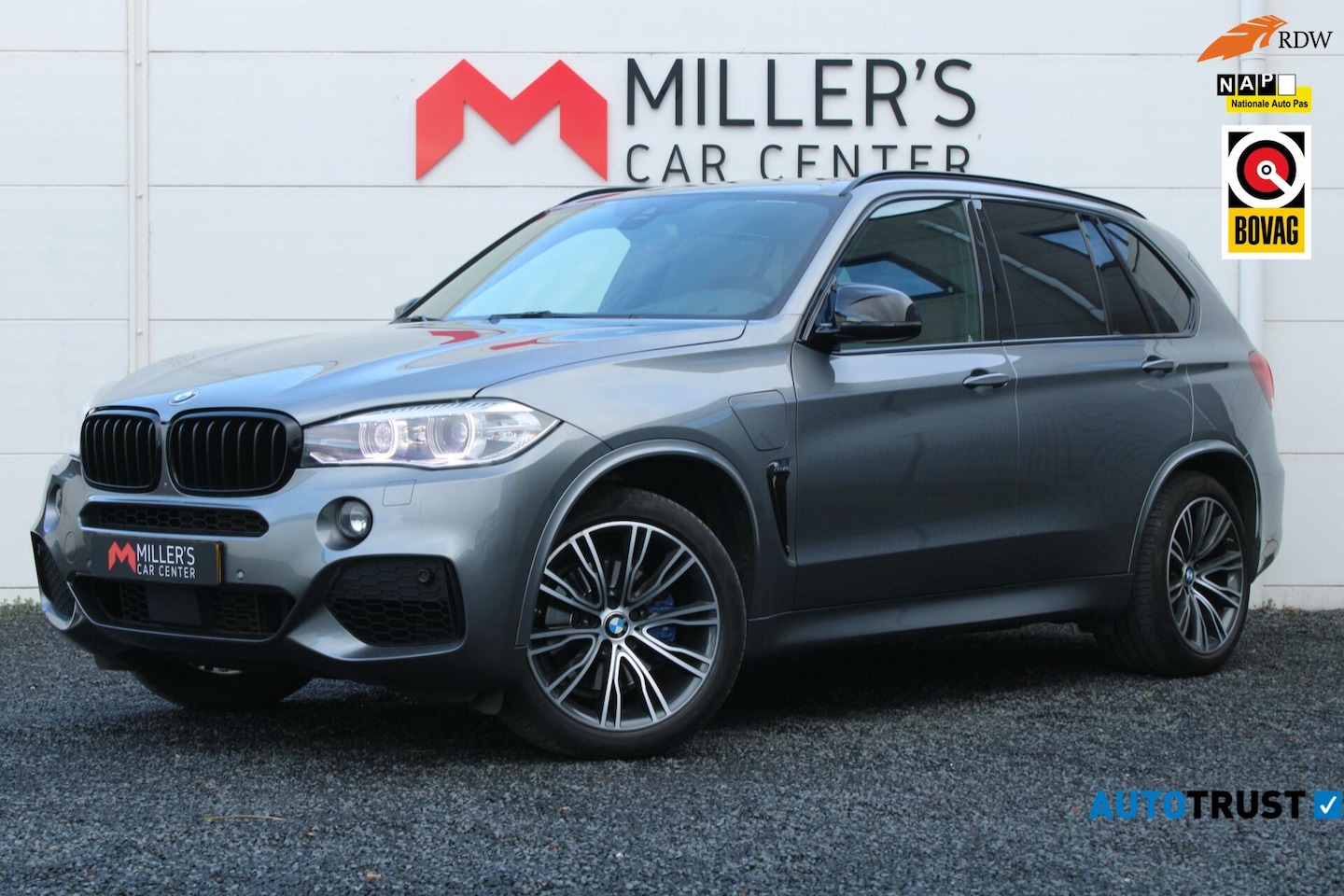 BMW X5 - xDrive40e iPerformance HUD ACC TREKHAAK SFEERVERLICHTING - AutoWereld.nl