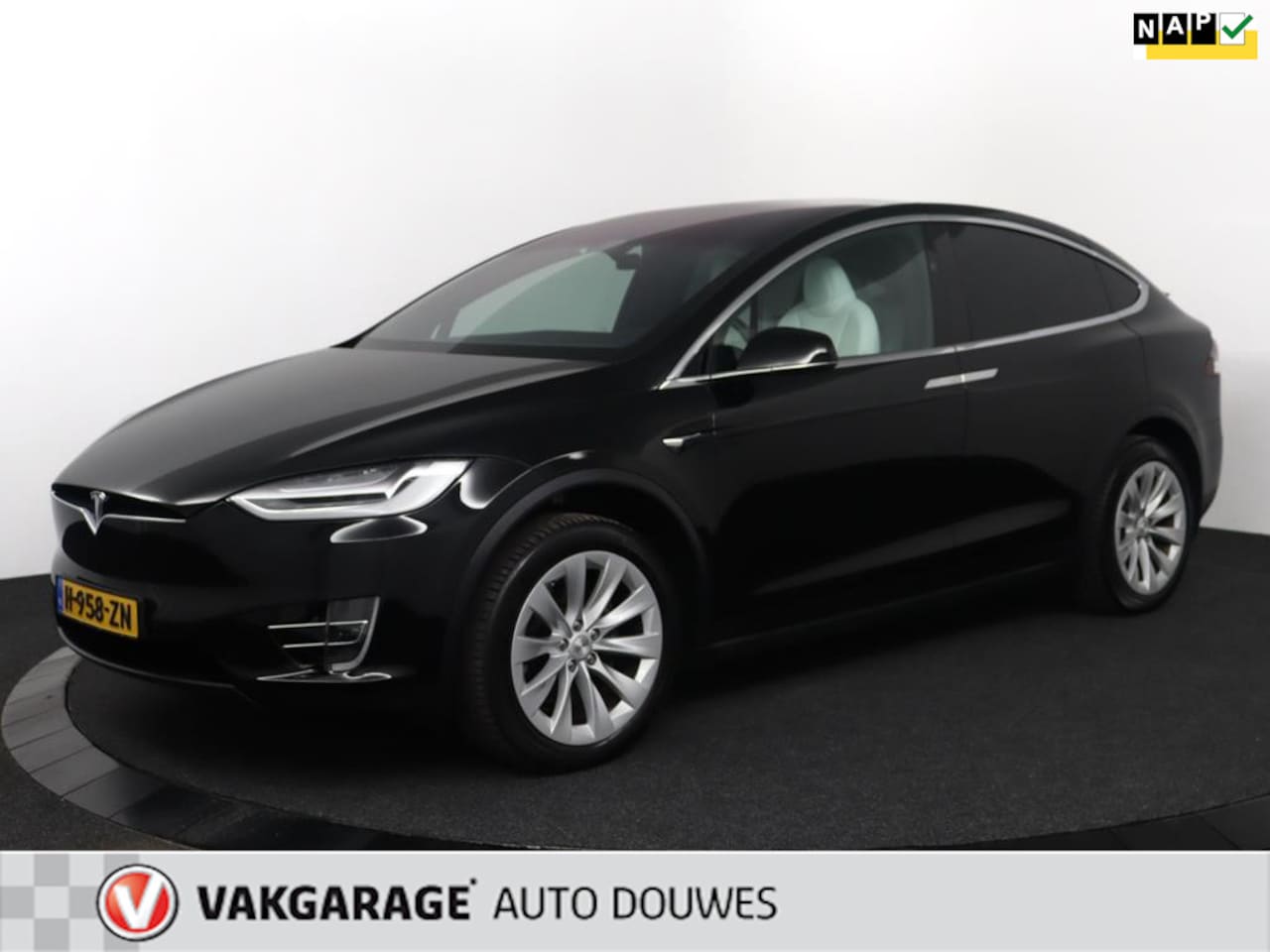 Tesla Model X - Long Range | Autopilot Full SDC| Luchtvering | 1e eigenaar | NAP | Trekhaak - AutoWereld.nl