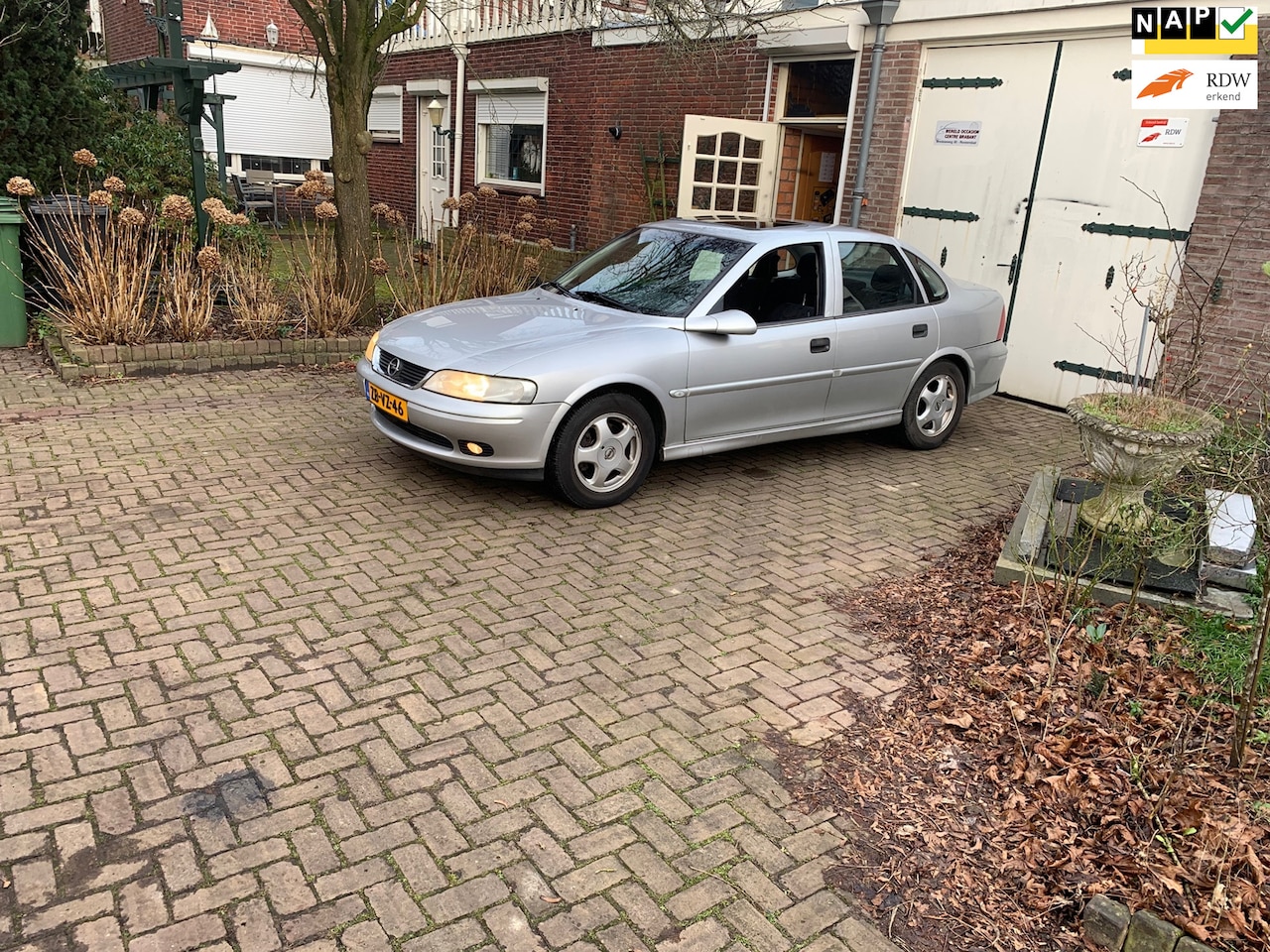 Opel Vectra - 1.6-16V Pearl Automaat Nieuwe Apk 02 2026 - AutoWereld.nl