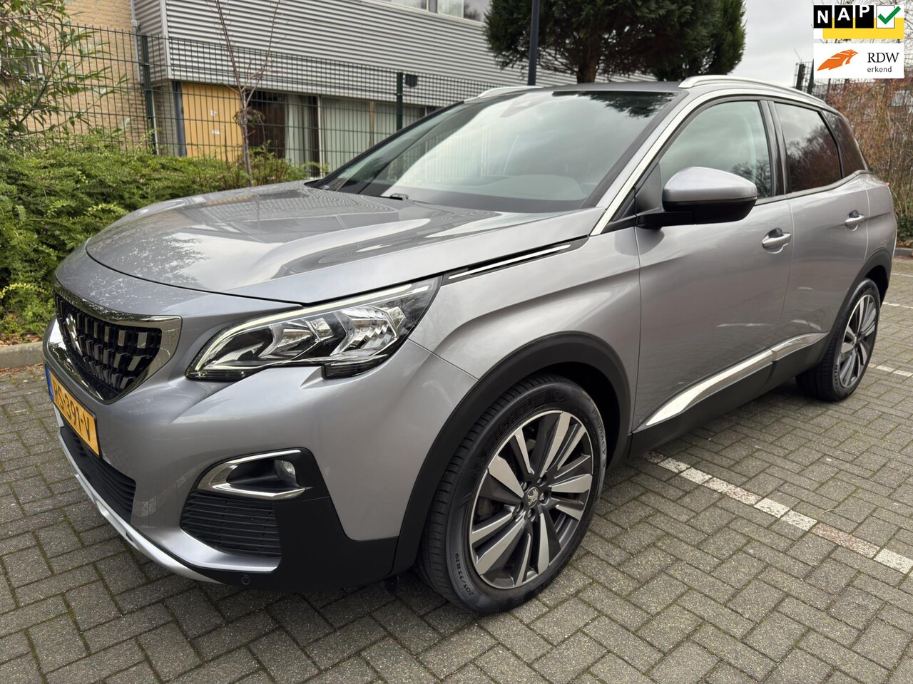 Peugeot 3008 - 1.2 PureTech Première / Pano'dak / Keyless / Camera - AutoWereld.nl