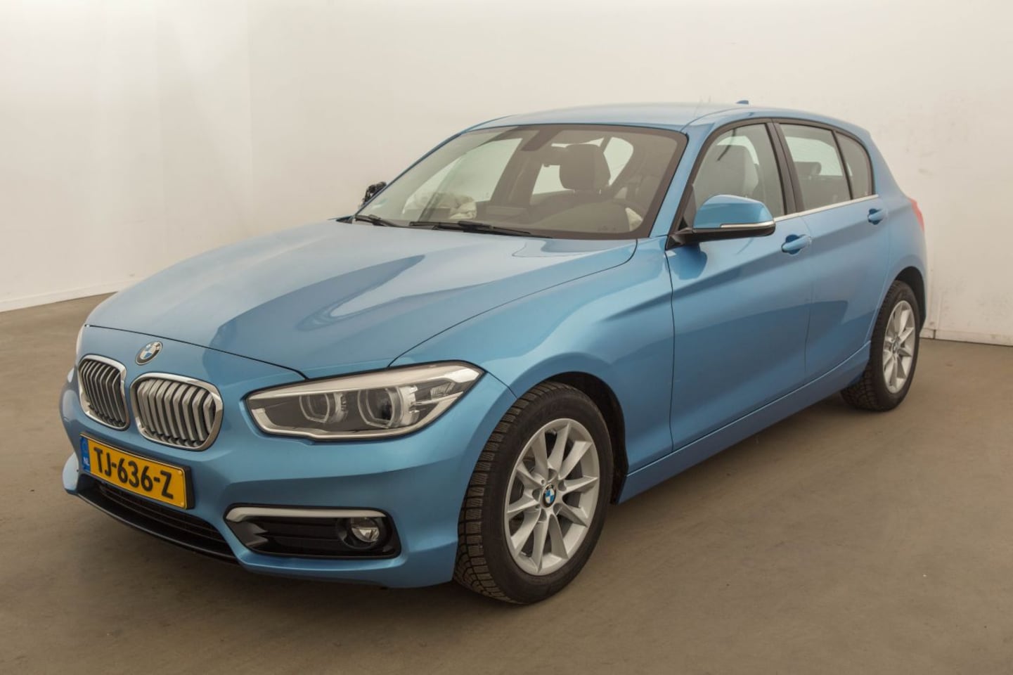 BMW 1-serie - 118i Executive Automaat Clima Navi - AutoWereld.nl